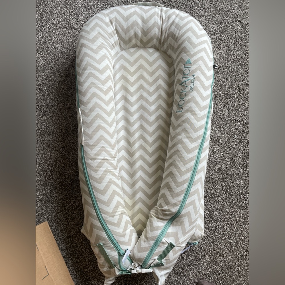 Dock a tot lounger